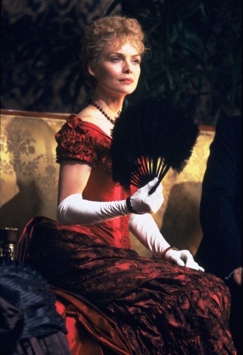 3Michelle Pfeiffer as Countess Ellen Olenska