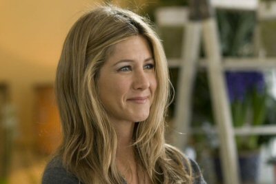 2 Jennifer Aniston as Eloise