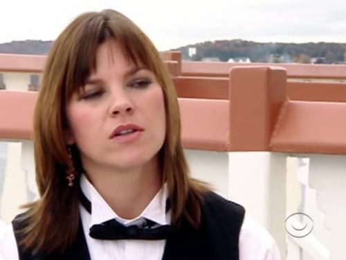 undercover-boss-us-s01e07-2jennifer